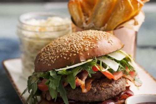 Burger kompozycja dnia. Chodzą głosy, że to najlepszy burger w Zakopanem!